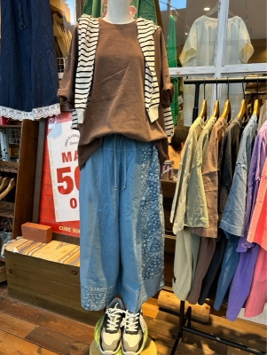 ペイズリー柄切替デニムワイドパンツ♪