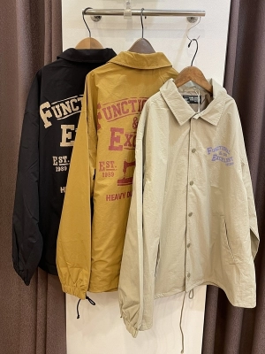 ナイロンワッシャーBackプリントコーチジャケット