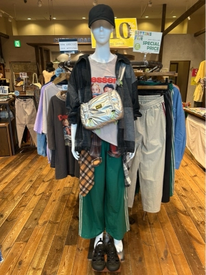 みんな大好きデニムブルゾンが入荷しました♡