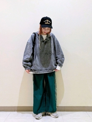 ラインパンツがイマドキ！