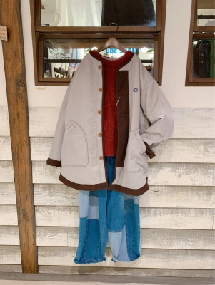 中綿ナイロンノーカラージャケット