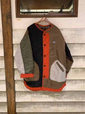 中綿ナイロンノーカラージャケット