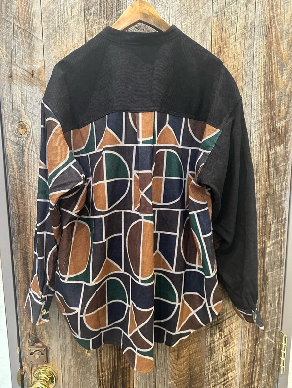 シャツコール総柄プリント切替バンドカラーシャツ