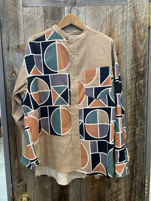 シャツコール総柄プリント切替バンドカラーシャツ