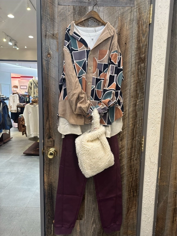 シャツコール総柄プリント切替バンドカラーシャツ