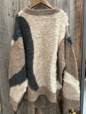 ループヤーン×シャギーヤーンランダムストライプニット!