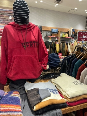 裏毛パウダー加工裏使い切替モックネックパーカー