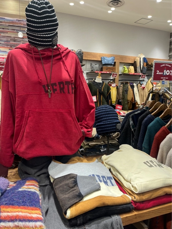 裏毛パウダー加工裏使い切替モックネックパーカー