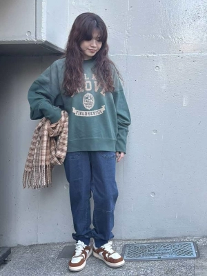 加工感が可愛いカレッジスウェット