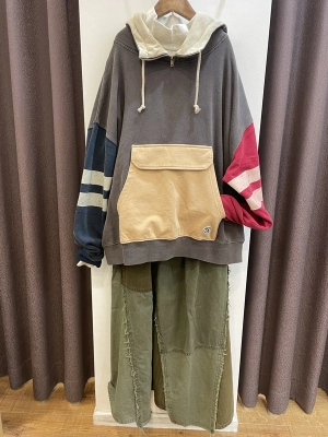 裏毛パウダー加工ライン入りプルオーバーパーカー