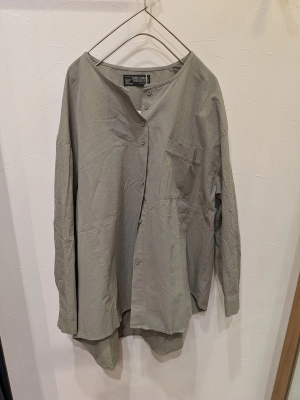 ノーカラーBigシャツ