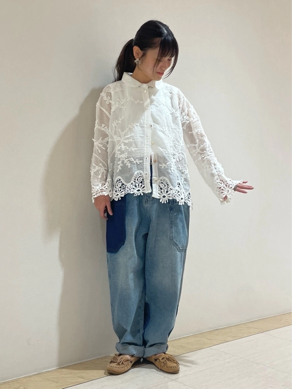 花柄レースシャツ