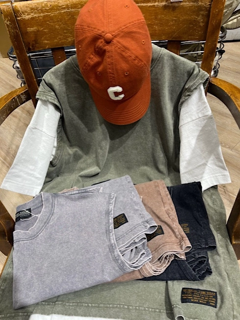 ピグメント染めノースリーブTシャツ