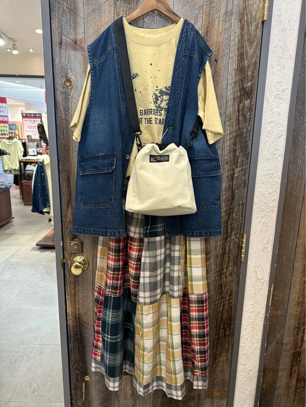 スラブ天竺univarseプリントTシャツ