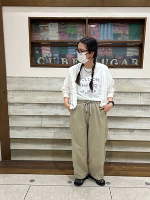 フード付きシャツ