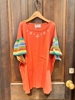 ベルスリーブ胸刺繍T