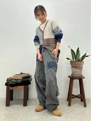 大人っぽく着こなすグレー