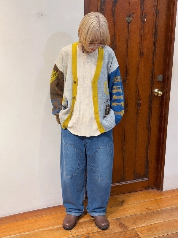 ワッペン付きカーディガン