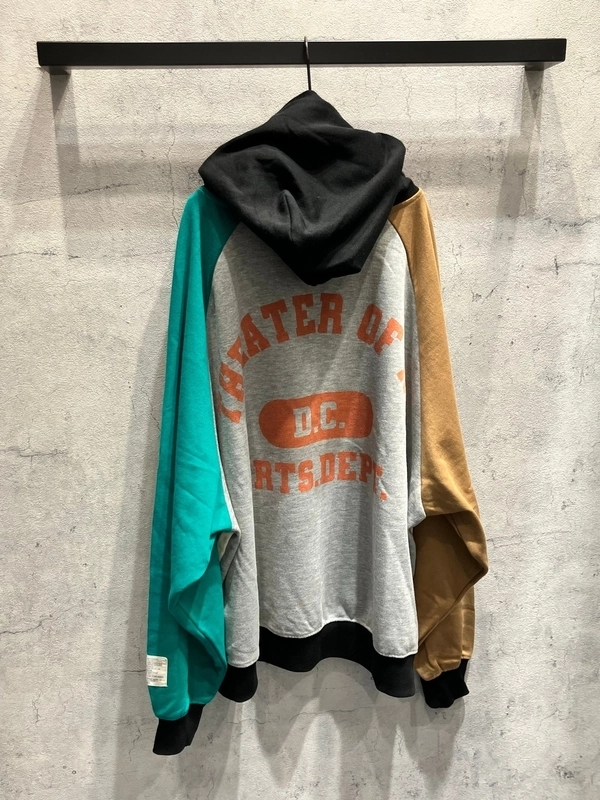 ラグランワイドパーカーコーデ☆