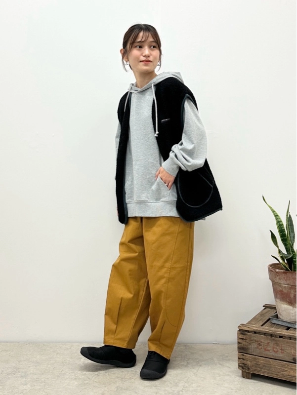 WEB限定アーモンドパンツ