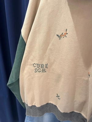 秋の新作！刺繍入り裏毛スウェット☆